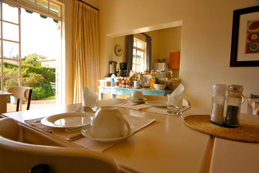 Melville Manor Guest House ヨハネスブルグ エクステリア 写真
