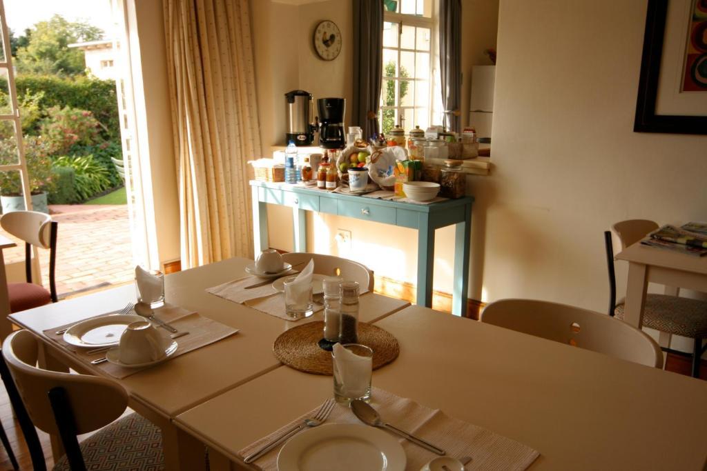 Melville Manor Guest House ヨハネスブルグ エクステリア 写真
