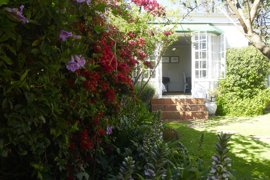 Melville Manor Guest House ヨハネスブルグ エクステリア 写真