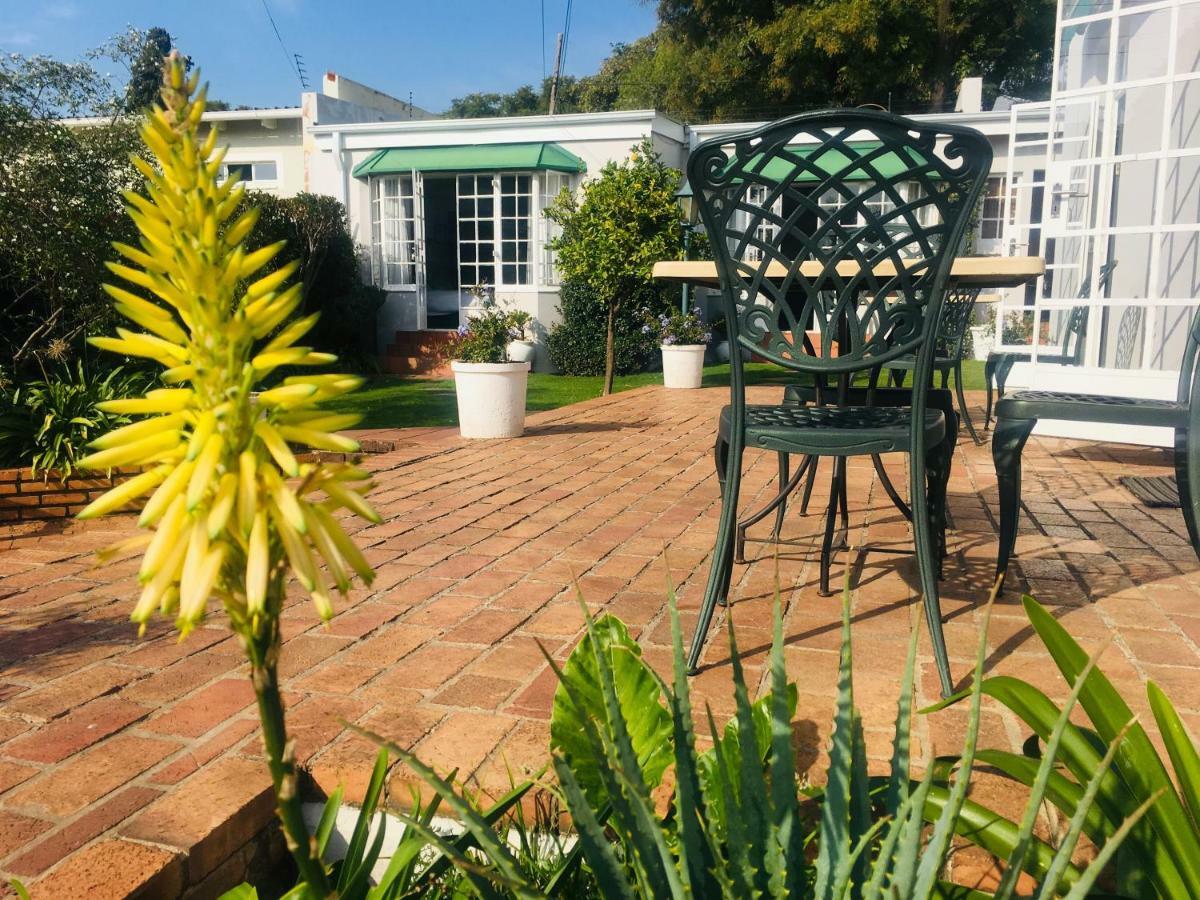 Melville Manor Guest House ヨハネスブルグ エクステリア 写真