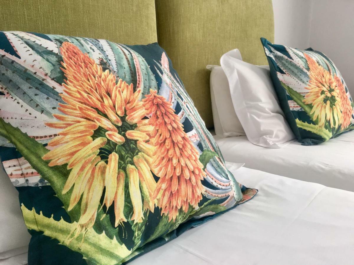 Melville Manor Guest House ヨハネスブルグ エクステリア 写真