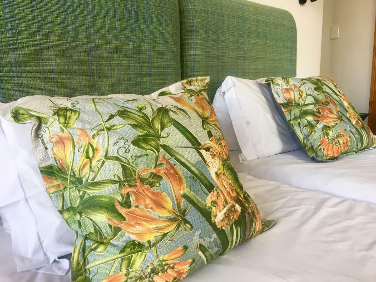 Melville Manor Guest House ヨハネスブルグ エクステリア 写真