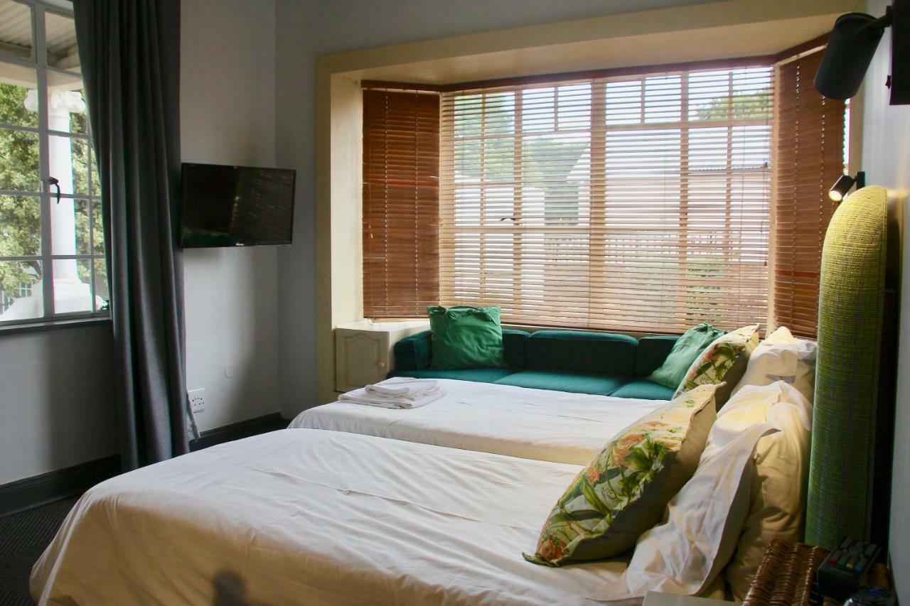 Melville Manor Guest House ヨハネスブルグ エクステリア 写真