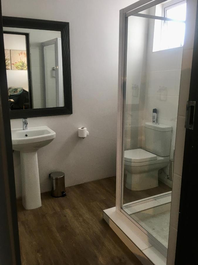 Melville Manor Guest House ヨハネスブルグ エクステリア 写真